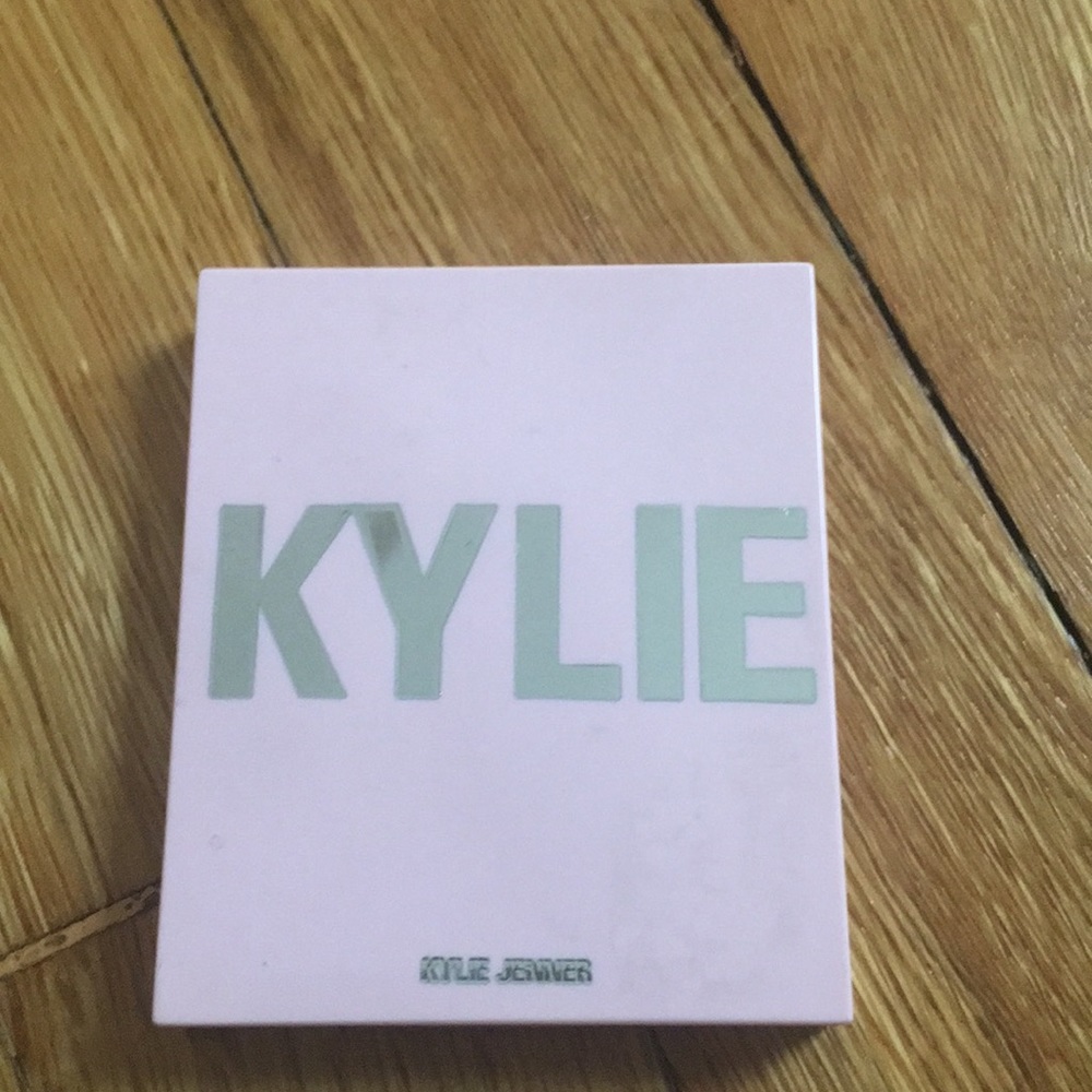Kylie bronzer